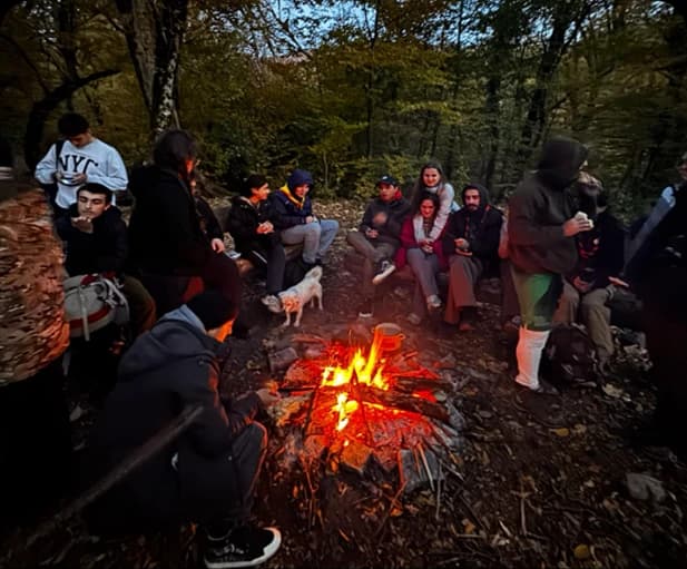 Scouts Clean Local Park